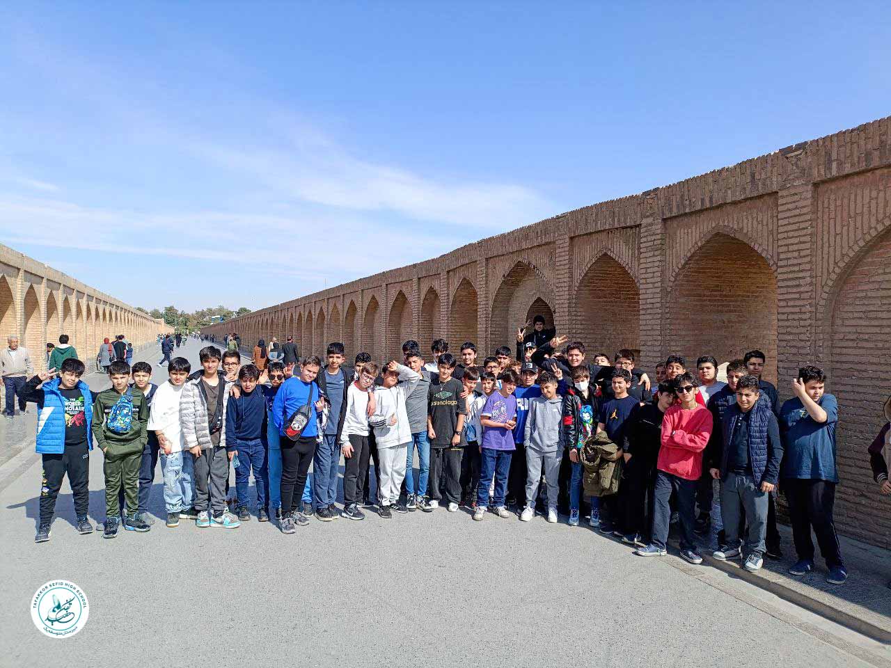 نگاهی به پیش دبستان و دبستان هوشمند اندیشه سفید (برای مشاهده کلیپ، روی عکس کلیک نمایید)